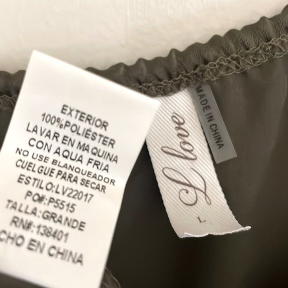 NWOT • GREEN “L LOVE” LACE TRIM TANK TOP - Picture 4 of 4